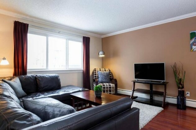 Luxurious Cozy 1 Bedroom/1 Bathroom Whyte Ave Condo - Free Covered Parking - Photo2