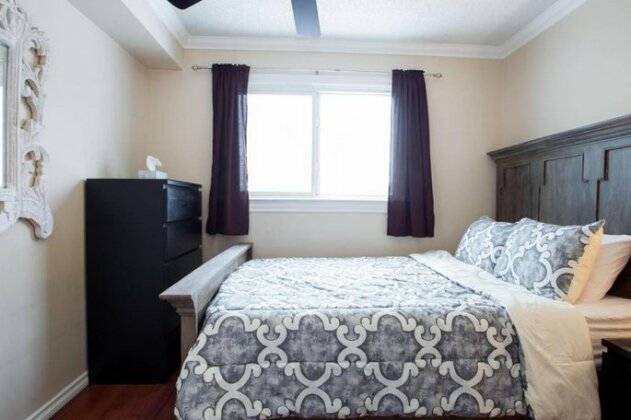 Luxurious Cozy 1 Bedroom/1 Bathroom Whyte Ave Condo - Free Covered Parking - Photo5