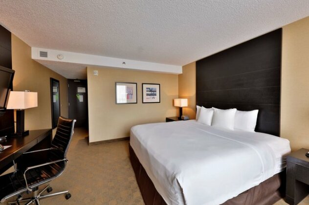Radisson Hotel & Convention Center Edmonton - Photo5