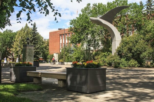 University of Alberta - Guest Accommodation - Photo2