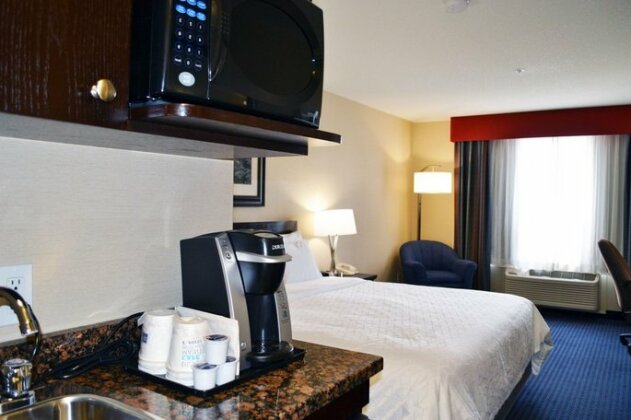 Holiday Inn Express Hotel & Suites Edson - Photo4