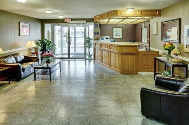 Lakeview Inns & Suites Edson East - Photo5