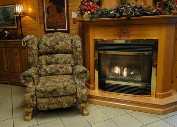Pinewood Motor Inn - Photo2