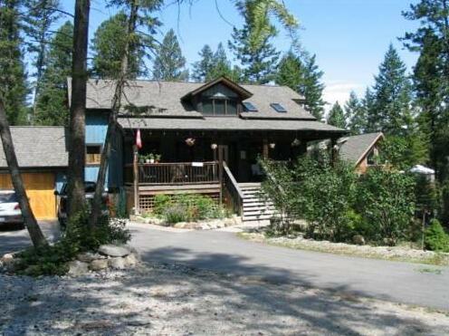 Chalet in the Rockies - Photo2