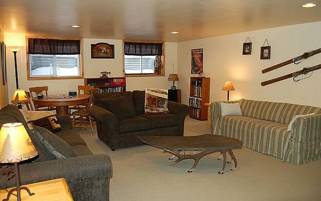 Fernie Tightlines Lodge - Photo3