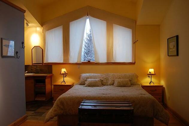Fernie Tightlines Lodge - Photo5