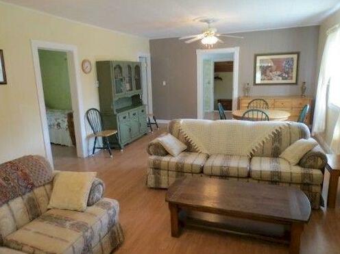 Lilac Hollow Cottage - Photo2