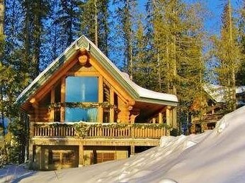 Snow Creek Cabins by Fernie Lodging Co - Photo2