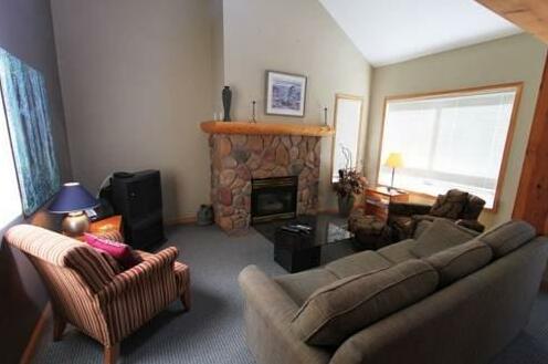 Stone Creek Chalets by Fernie Central Reservations - Photo3