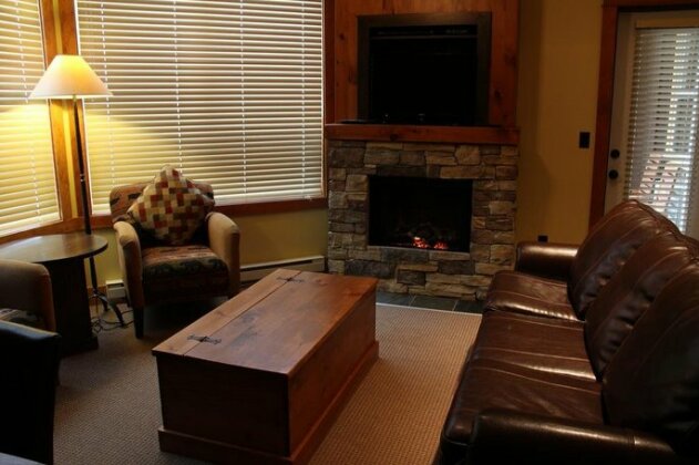 Timberline Lodges by Fernie Lodging Co - Photo3