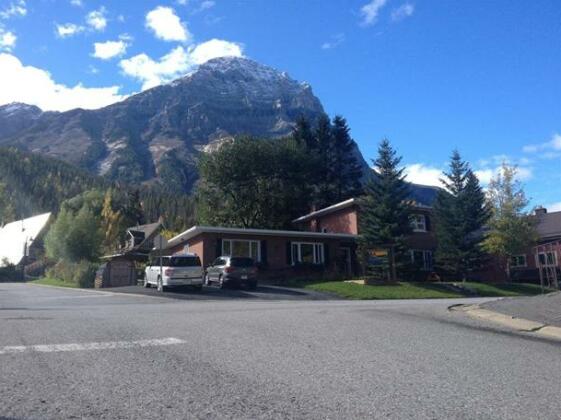 Canadian Rockies Inn - Adults only - Photo2