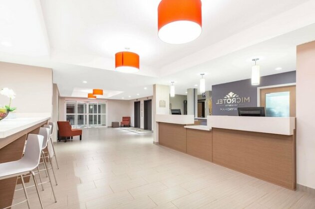 Microtel Inn & Suites by Wyndham Fort McMurray - Photo2