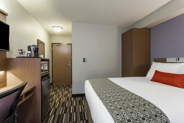 Microtel Inn & Suites by Wyndham Fort McMurray - Photo5