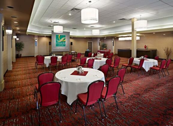 Quality Hotel and Conference Centre Fort McMurray - Photo5