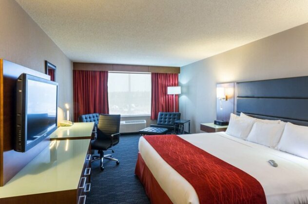 Radisson Hotel & Suites Fort McMurray - Photo2