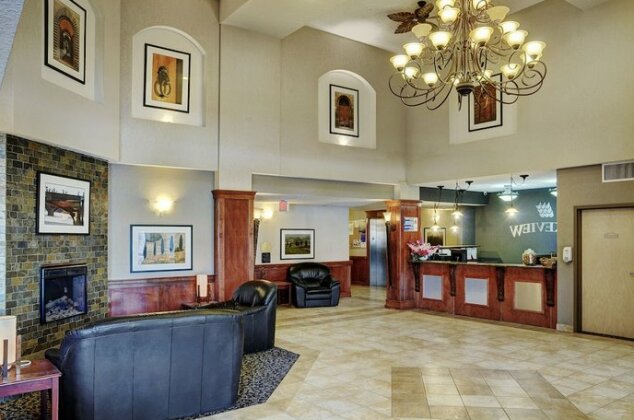 Lakeview Inns & Suites Fort Nelson - Photo4