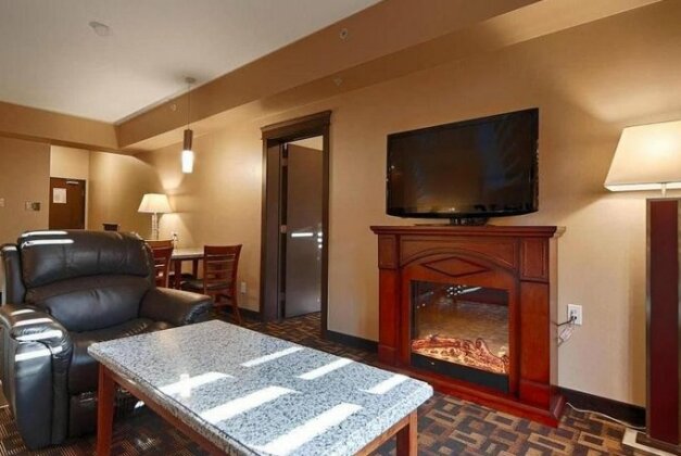 Redwater Inn & Suites - Photo5