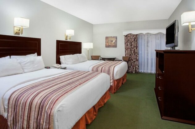 Ramada by Wyndham Fredericton Hotel - Photo2