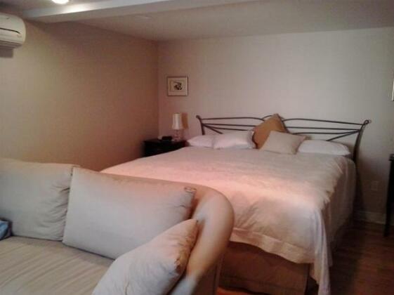 Linden Homestead - Photo3