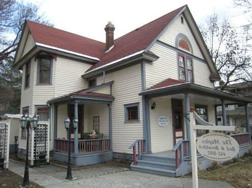 The Maples Bed & Breakfast