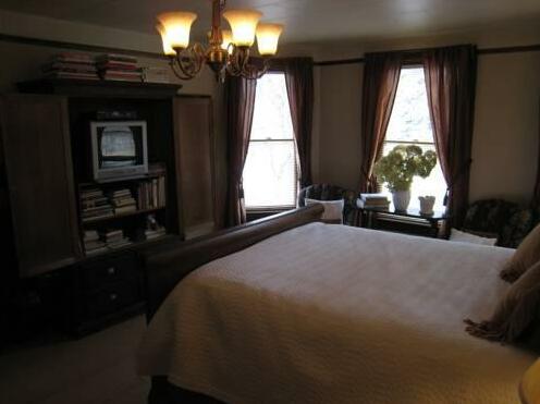 The Maples Bed & Breakfast - Photo4