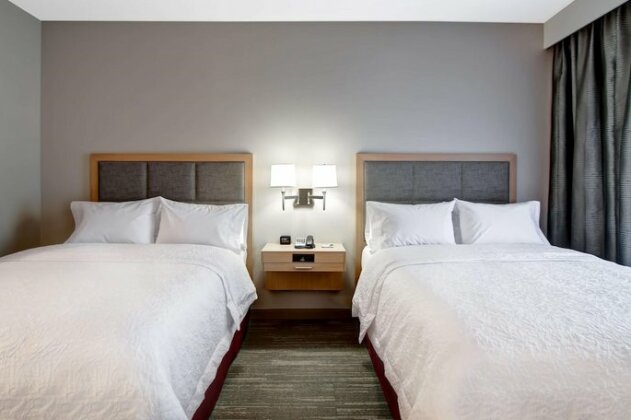 Hampton Inn & Suites by Hilton Grande Prairie - Photo5