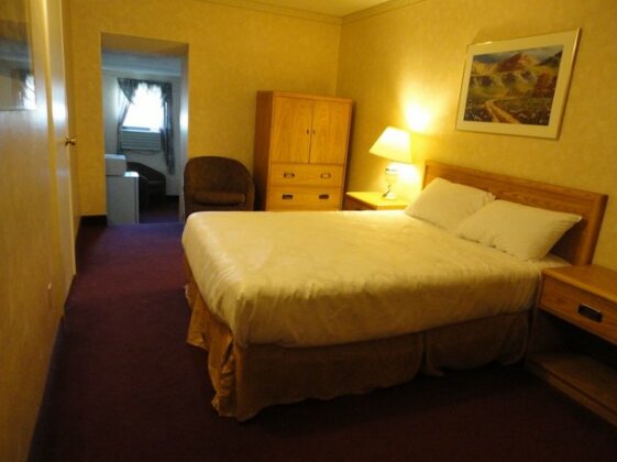 Royal Inn and Suites at Guelph - Photo5