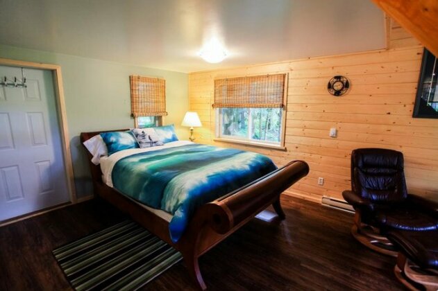 Bella Coola Grizzly Tours Cabins - Photo3