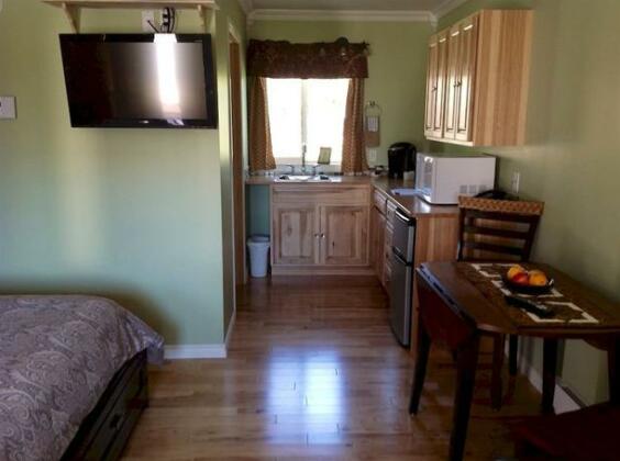 Parkside Inn Haines Junction - Photo3