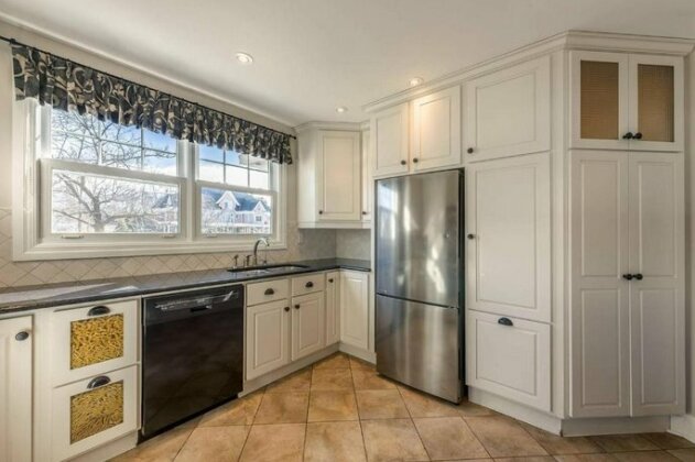 Desired Suite in South End Halifax - Photo5