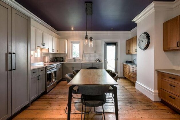 Downtown Hfx Heritage Home with Luxury Finishes - Photo4