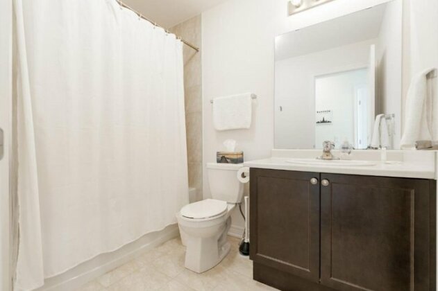 Luxurious Brand New Four Bedroom Townhouse - Photo4
