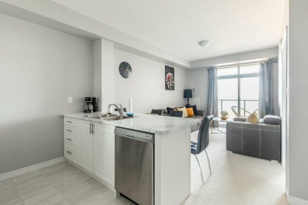 Simply Comfort Modern Hamilton Apartments Lake Ontario Shore - Photo3