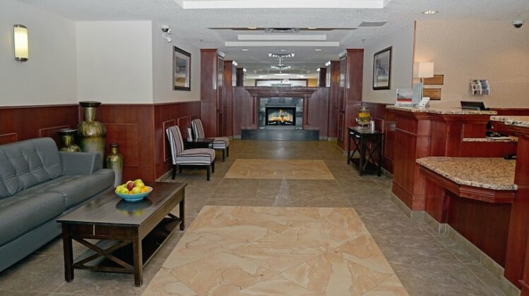 Holiday Inn Express Hotel & Suites-Hinton - Photo3