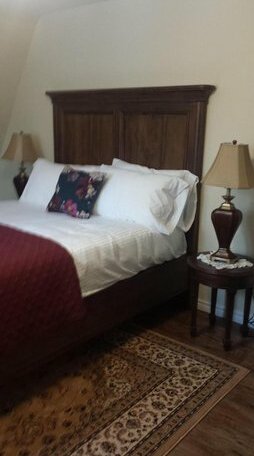 Chestnut Lane Bed and Breakfast - Photo2
