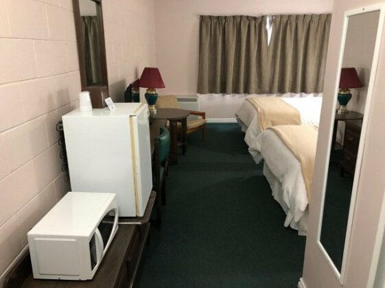 Northwoods Motor Inn - Photo2