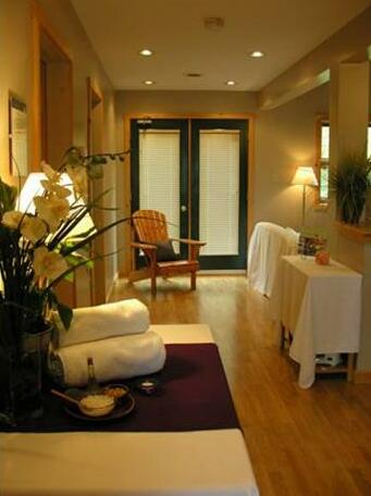 Elk Lake Eco Resource Centre - Photo4