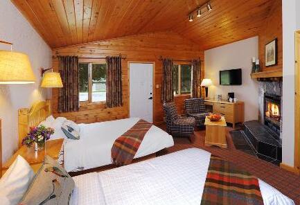 Bear Hill Lodge - Photo2