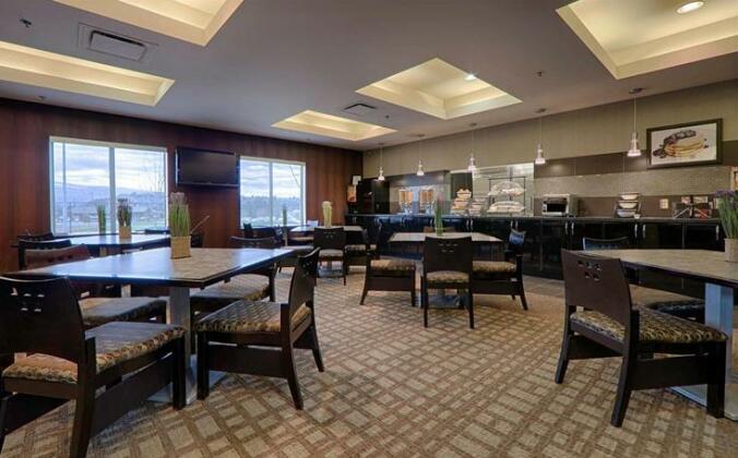 Best Western PLUS Wine Country Hotel & Suites - Photo3