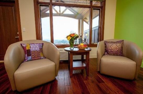 Hillcrest Farm Market B&B by Elevate Rooms - Photo4