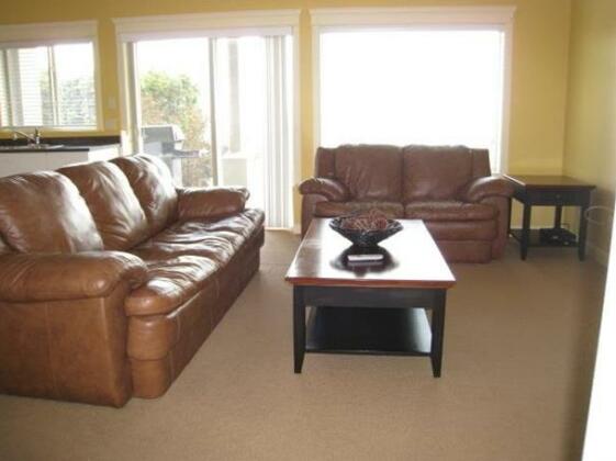 Lakeview Suites & Vacation Rentals - Photo2