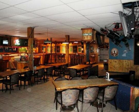 The Edge Pub and Hostel