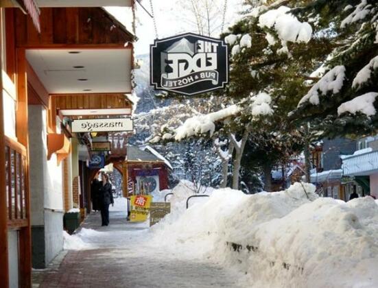 The Edge Pub and Hostel - Photo3