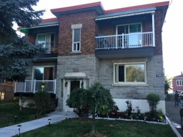 Private stay near downtown Montreal Southshore