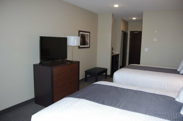 Best Western Plus Lacombe Inn and Suites - Photo5