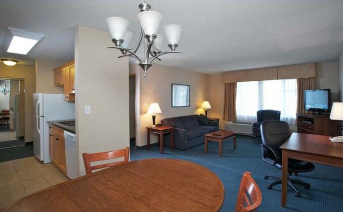 Best Western PLUS Country Meadows - Photo5