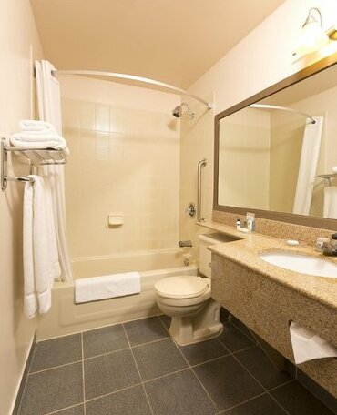 Best Western Laval-Montreal & Conference Centre - Photo4