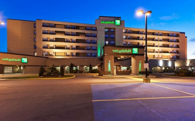 Holiday Inn Laval Montreal - Photo2