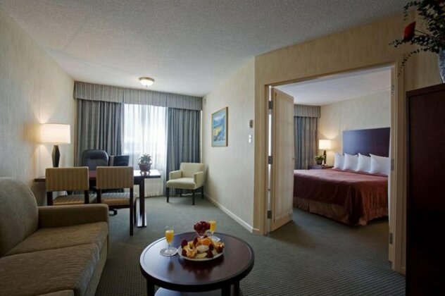 Quality Suites Laval - Photo5