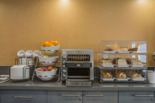 Quality Inn Leamington - Photo5